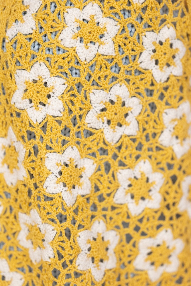 Via Floral handmade knit vest (yellow)